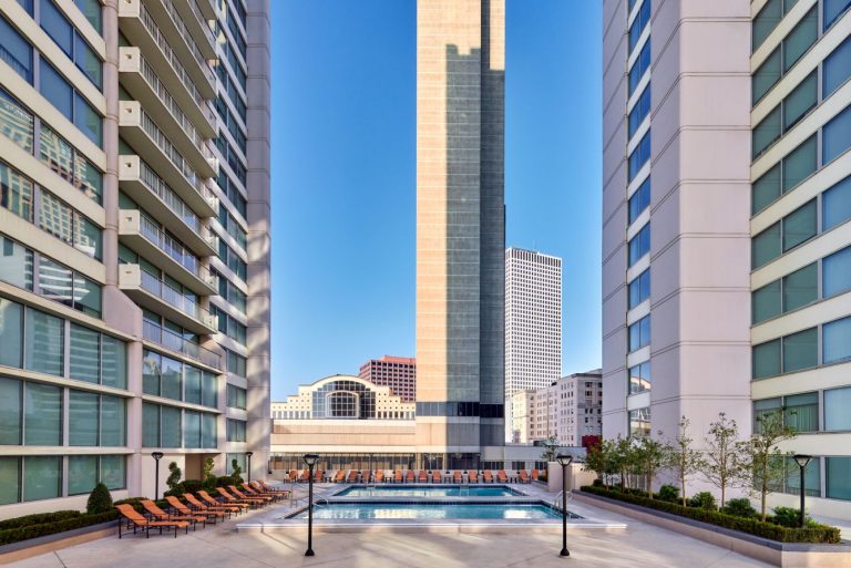 mc-msyla-rooftop-pool-41882_Classic-Hor